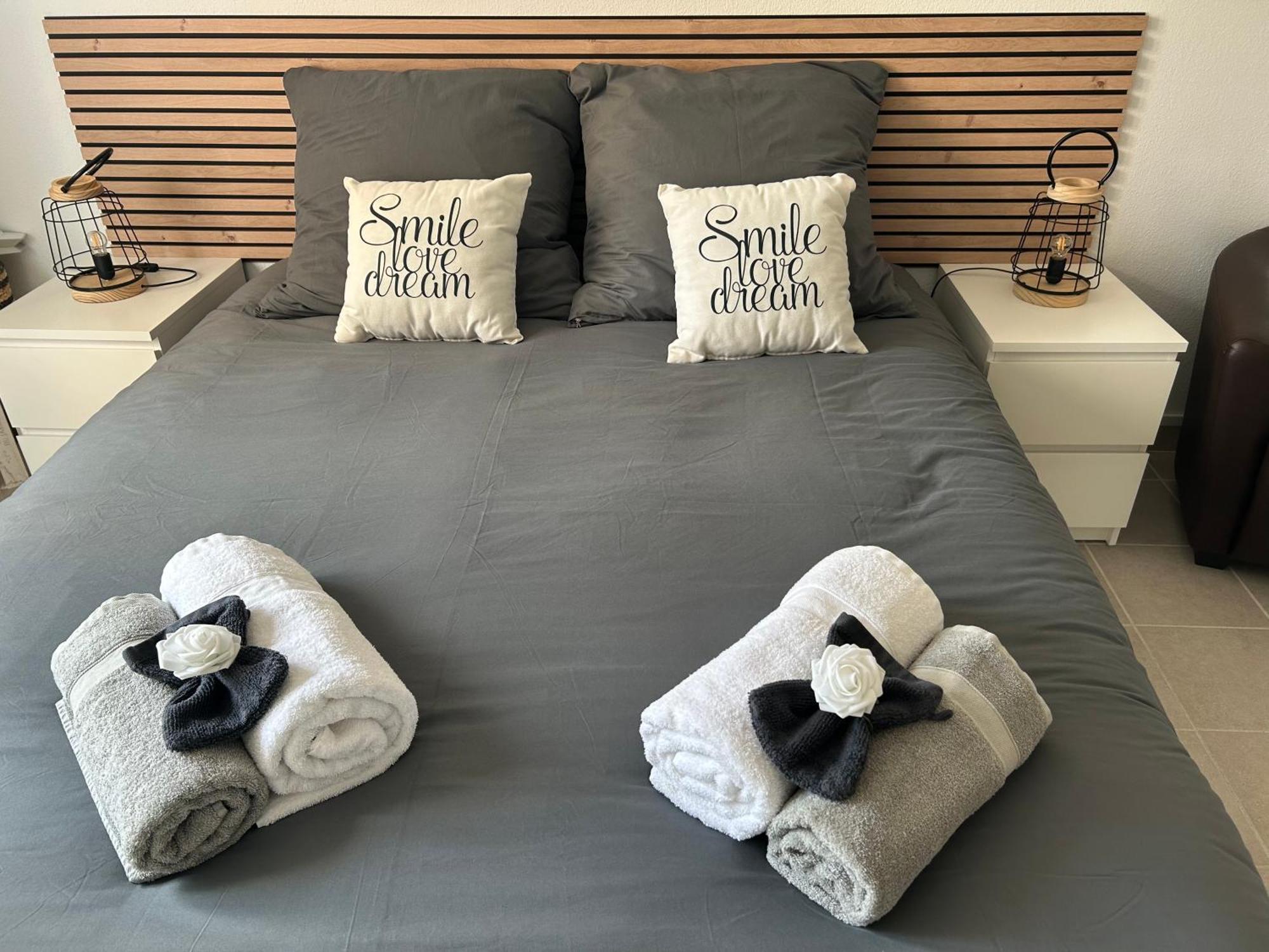 Eden En Luberon Apartment รูสซียง ภายนอก รูปภาพ